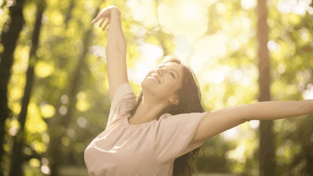 のびのびする女性