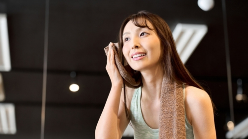 運動する女性